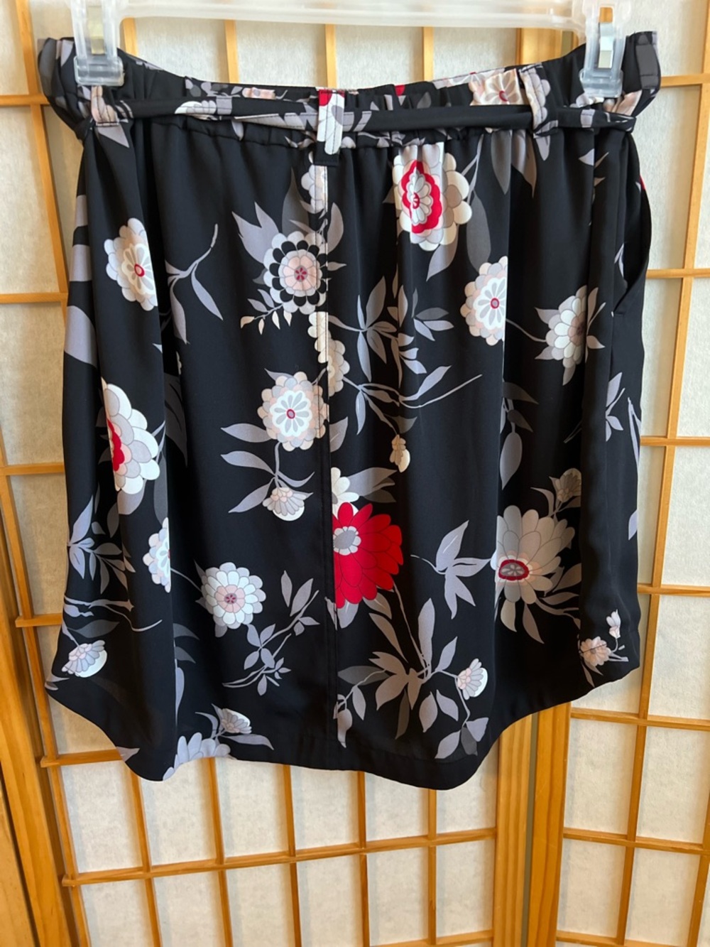 LOFT Black Floral Skirt Button Front Tie Waist Midi Lined Size Medium - Picture 5 of 11